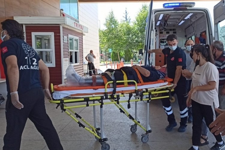 Bursa'da bacağı makine silindirine sıkışan kadın yaralandı