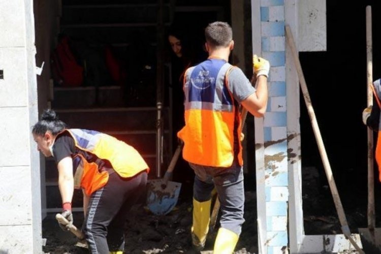 Sel felaketinde can kaybı y&uuml;kseliyor!