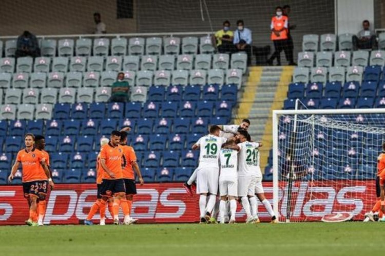 Alanyaspor, deplasmanda karşılaştığı Başakşehir'i tek golle ge&ccedil;ti