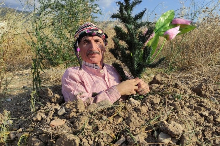 Bursa'da toprağı kazıp kendini diri diri g&ouml;md&uuml;
