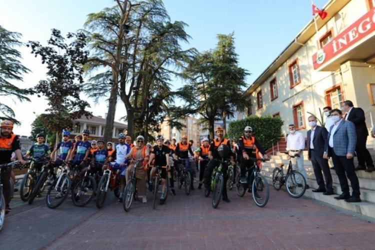 Bursa'da depreme dikkat &ccedil;ekmek i&ccedil;in pedal &ccedil;evirdiler