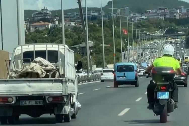 İstanbul'da FSM K&ouml;pr&uuml;s&uuml;'nde tehlikeli anlar! Polisten ka&ccedil;arken trafiği birbirine kattı