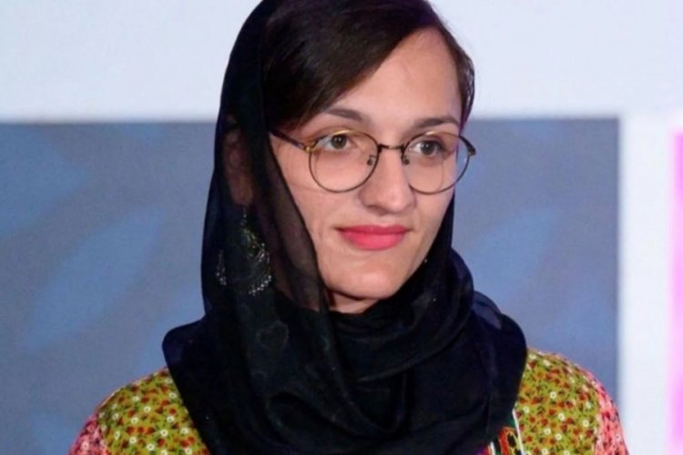 Afganistan'ın ilk kadın belediye başkanının &ccedil;aresiz bekleyişi: Beni &ouml;ld&uuml;recekler, oturdum ve gelmelerini bekliyorum!