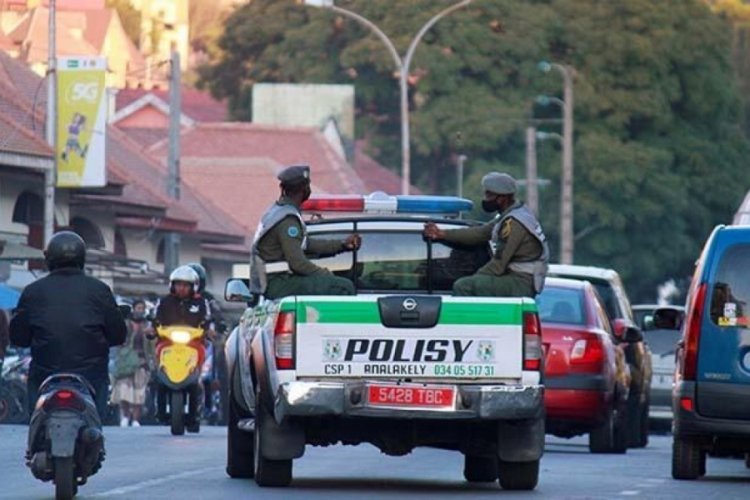 Madagaskar'da  t&uuml;m bakanların g&ouml;revden alınmasıyla yeni h&uuml;k&uuml;met kuruldu!