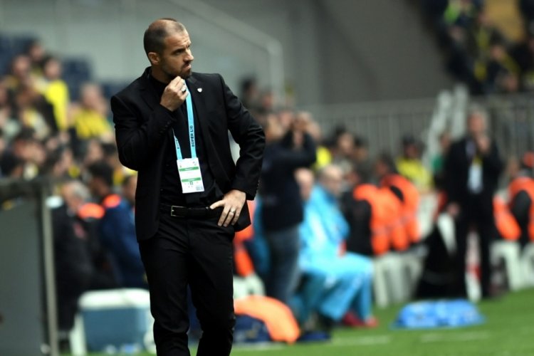 Bursaspor'da teknik direkt&ouml;r Mustafa Er'in yeni sezonu kısa s&uuml;rd&uuml;