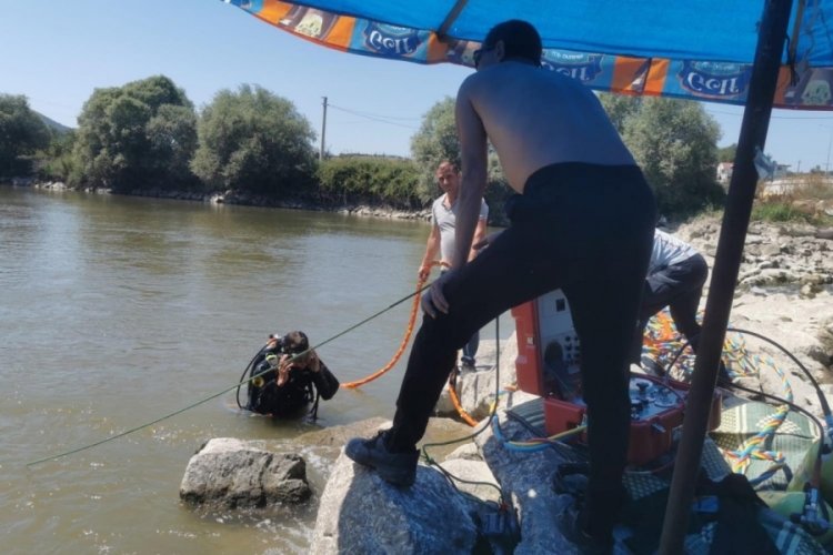 Sakarya Nehri'nde kaybolan H&uuml;seyin, aranıyor