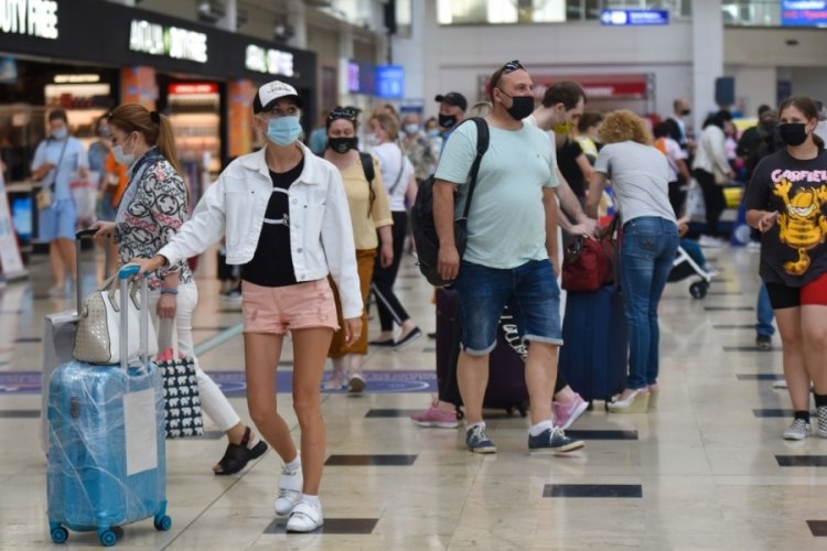 Antalya'yı ziyaret eden turist sayısı 4 milyonu aştı