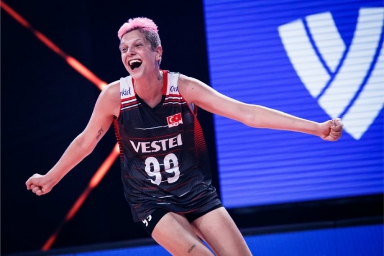 T&uuml;rkiye Voleybol Federasyonu'ndan Ebrar'a destek