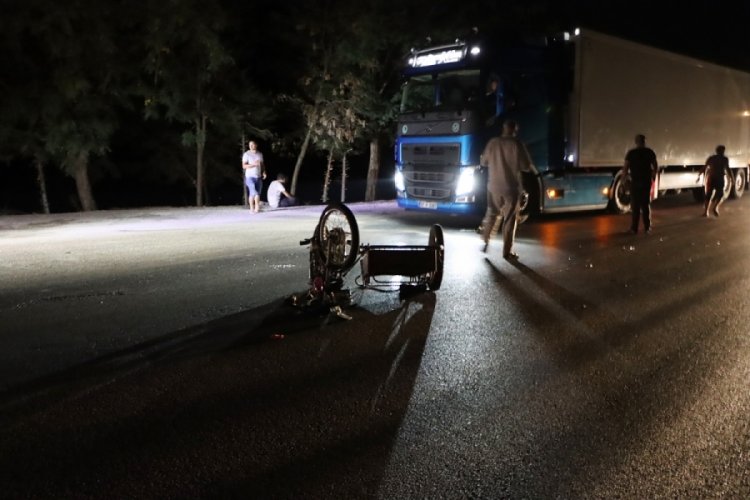 TIR ve motosiklet &ccedil;arpıştı
