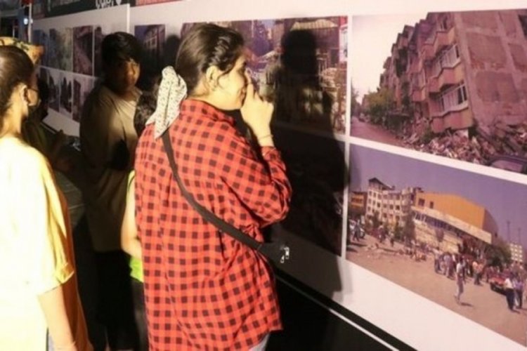 Marmara Depremi'nin 22'nci yıl d&ouml;n&uuml;m&uuml;... Hayatını kaybedenler anıldı
