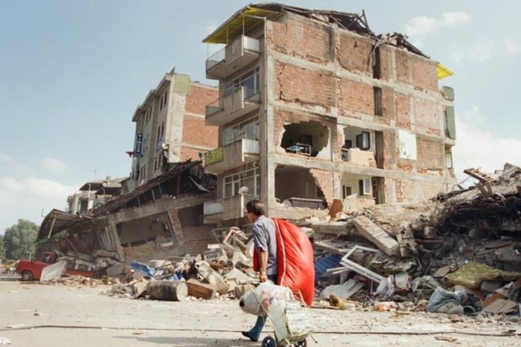 "Bursa'da sadece merkezden ge&ccedil;en değil, neredeyse her il&ccedil;enin kendi adıyla anılan bir fay hattı var" (&Ouml;ZEL HABER)