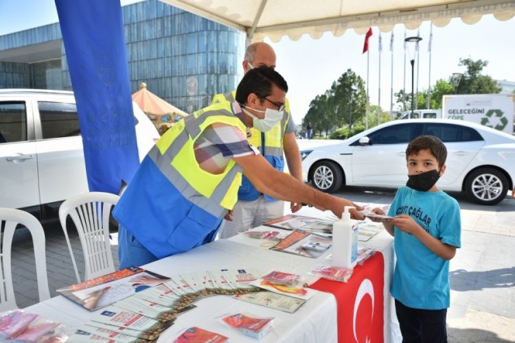 Felaketin yıld&ouml;n&uuml;m&uuml;nde Bursa'da 'Deprem Farkındalık' etkinliği