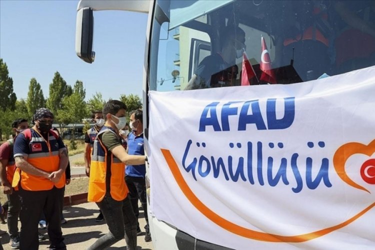 AFAD g&ouml;n&uuml;ll&uuml;leri, sel b&ouml;lgesine destek olmak amacıyla Ankara'dan yola &ccedil;ıktı