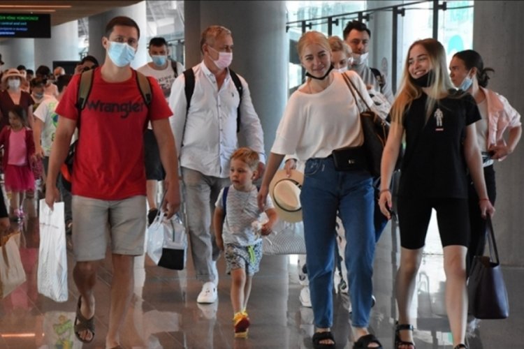 Rus turistler g&uuml;z d&ouml;neminde de yine T&uuml;rkiye'yi tercih ediyor
