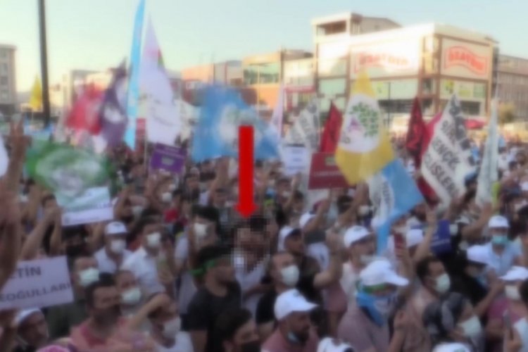 İstanbul'da ter&ouml;r &ouml;rg&uuml;t&uuml; lehine slogan atan 11 kişiye g&ouml;zaltı!