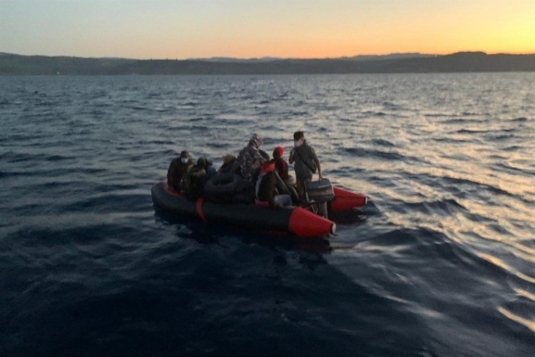 &Ccedil;anakkale'de &ouml;l&uuml;me terk ettiği 12 ka&ccedil;ak g&ouml;&ccedil;men kurtarıldı!