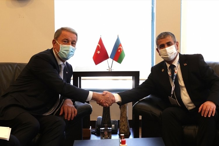 Bakan Akar, Azerbaycanlı mevkidaşı ile g&ouml;r&uuml;şt&uuml;