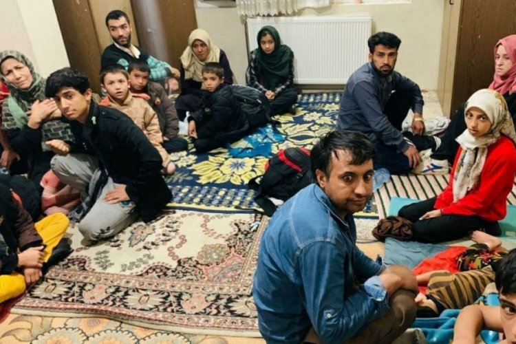 Van'da apartman dairelerinde y&uuml;zlerce d&uuml;zensiz g&ouml;&ccedil;men yakalandı