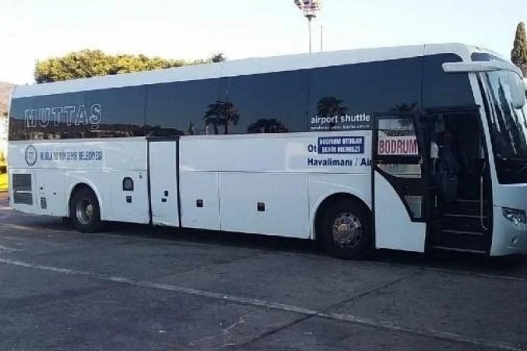 Rus turistin d&uuml;ş&uuml;rd&uuml;ğ&uuml; bin 200 doları otob&uuml;s şof&ouml;r&uuml; teslim etti