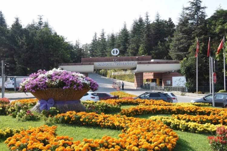 Anadolu &Uuml;niversitesi'nden 'hibrit eğitim' kararı