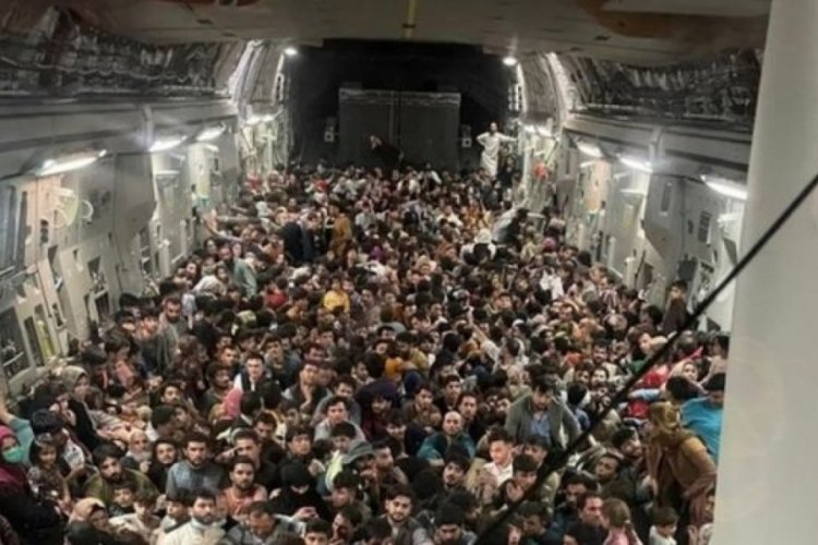 Almanya, Kabil'de tahliye i&ccedil;in insan yerine alkol&uuml; tercih etti!