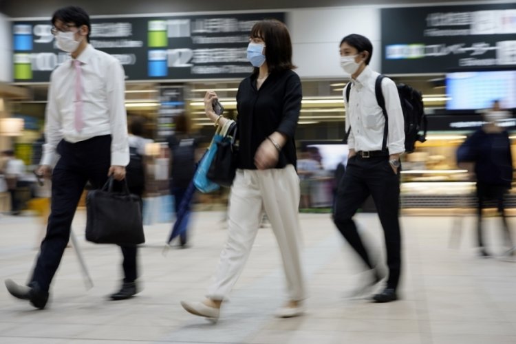 Japonya'da g&uuml;nl&uuml;k Covid-19 vaka sayısında rekor