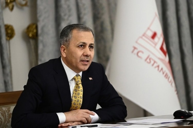 Vali Yerlikaya duyurdu! 547 d&uuml;zensiz g&ouml;&ccedil;men yakalandı