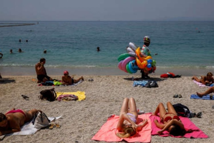 Girit Adası'nda sokağa &ccedil;ıkma yasağı