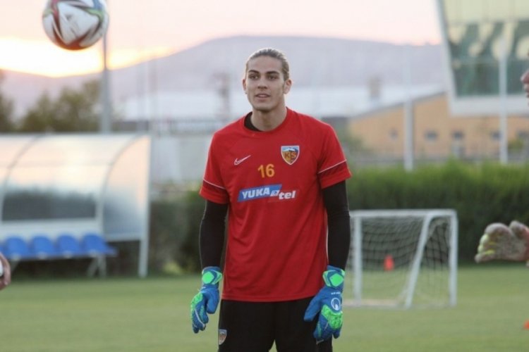 Kayserispor'un, gen&ccedil; kalecisi Fransa Ligue 1 ekibi Rennes'e transfer oldu