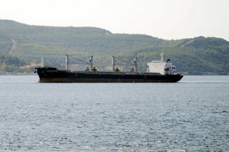 &Ccedil;anakkale'de devrilen petrol tankeri g&uuml;venli b&ouml;lgeye alındı