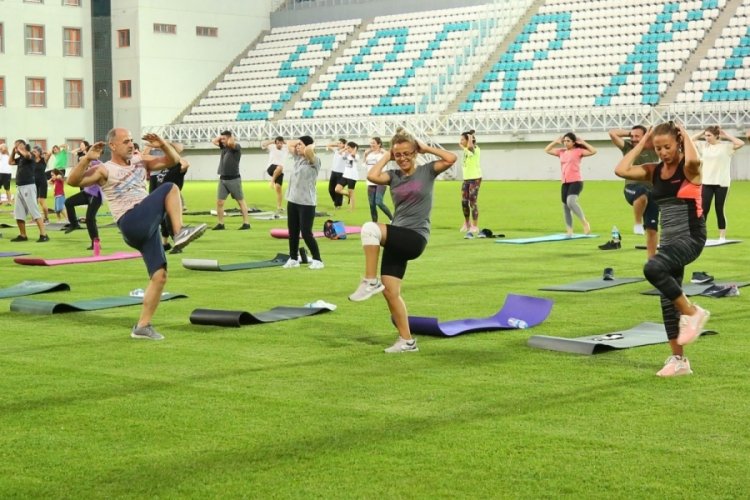 Bursa Nil&uuml;fer Belediyesi'nden isteyenlere tabata eğitimi