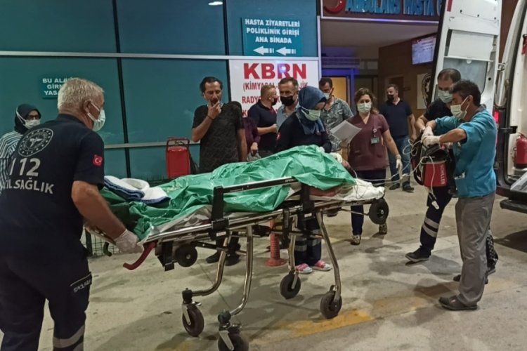 Bursa'da sigara i&ccedil;erken uyuyakalınca &ccedil;ıkan yangında yaralanan adam hayatını kaybetti