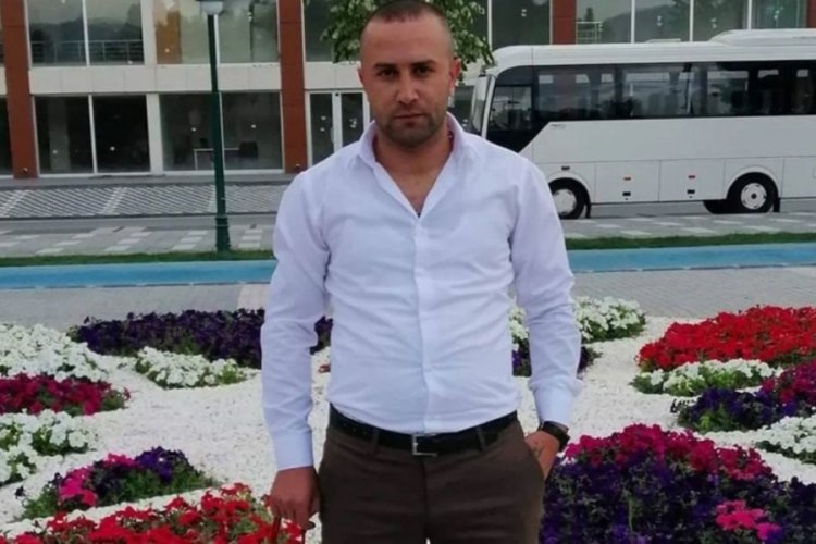 Yol kenarında başından silahla vurulmuş halde bulundu