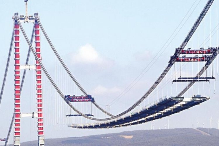 1915 &Ccedil;anakkale K&ouml;pr&uuml;s&uuml;'n&uuml;n yolu g&ouml;r&uuml;nd&uuml;