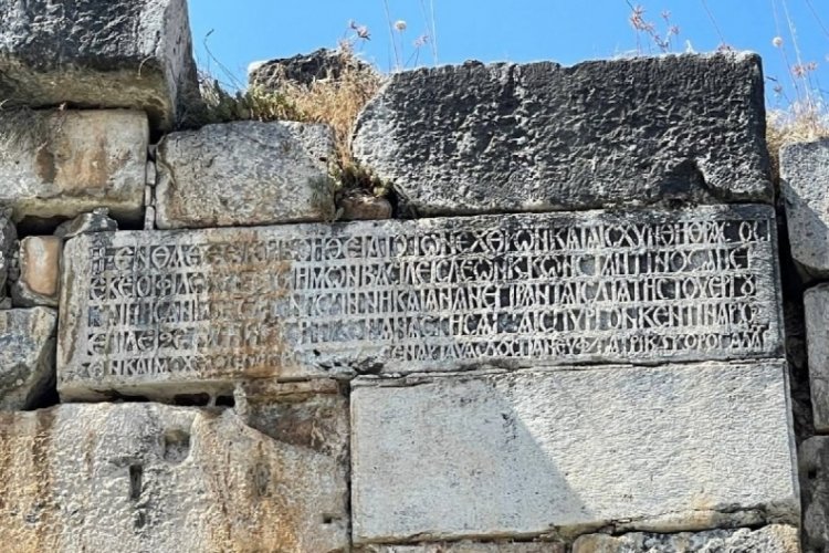 Bursa İznik'te 2 bin yıllık surlara işlenmiş kitabenin sırrı çözüldü