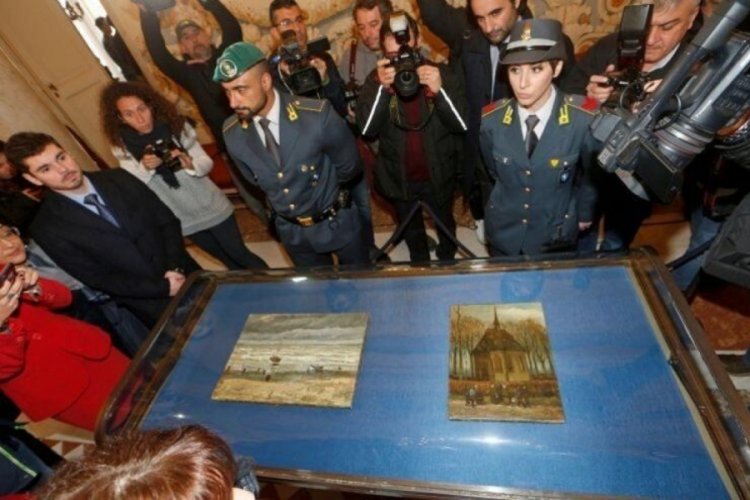 Camorra mafyasının &uuml;st d&uuml;zeyi Raffaele Imperiale Dubai'de yakalandı