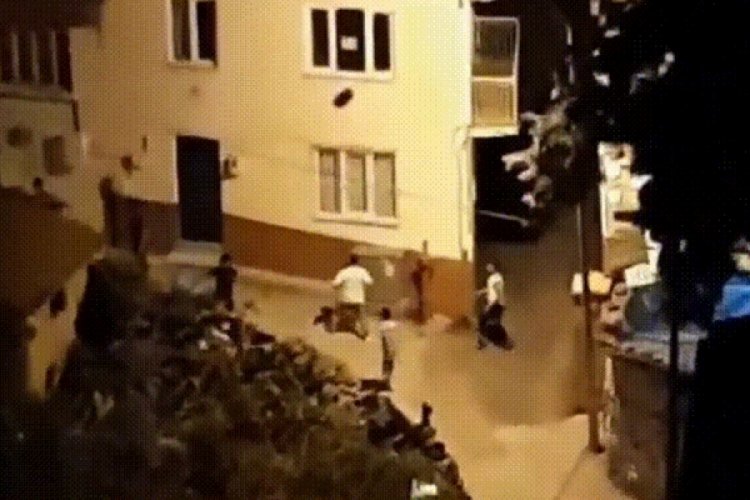 Bursa'da sığınmacılar yine birbirine girdi!