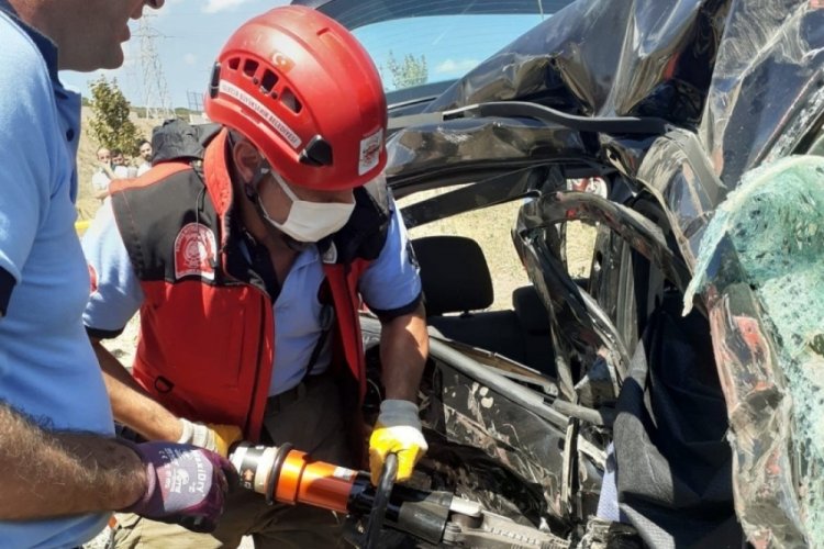 Bandırma'da feci kaza: 2 &ouml;l&uuml;, 4 yaralı
