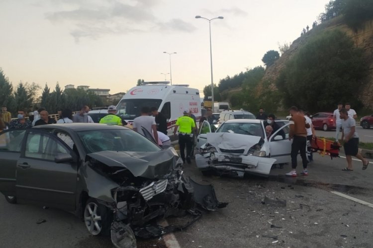 Karab&uuml;k'te feci kaza: 5 yaralı