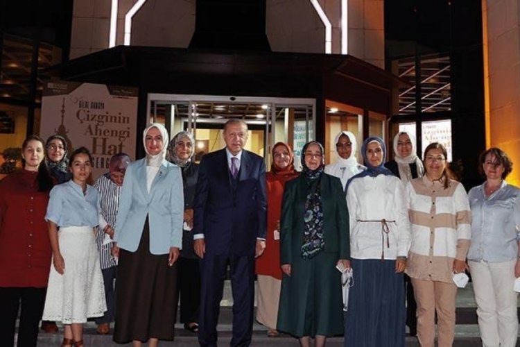 Erdoğan, KADEM hizmet i&ccedil;i eğitim kampını ziyaret etti