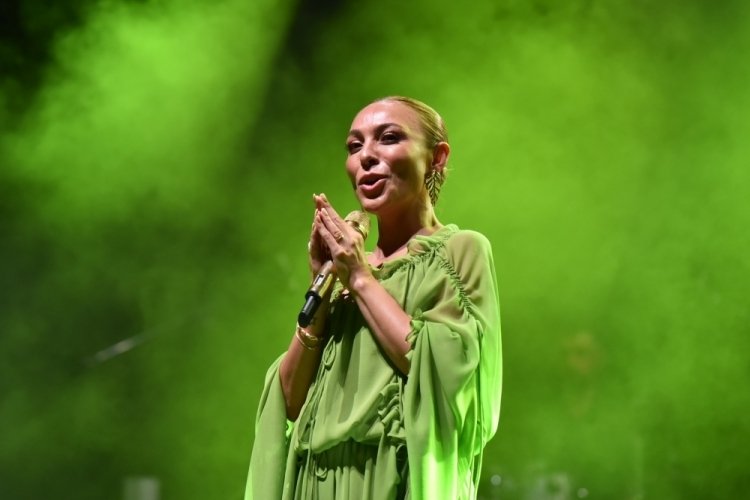 Uluslararası Bursa Festivali'nde Ziynet Sali coşkusu