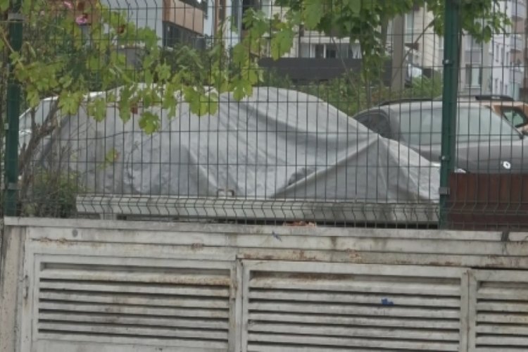 Bursa'da aynı aracı &uuml;&ccedil; kişiye sattılar