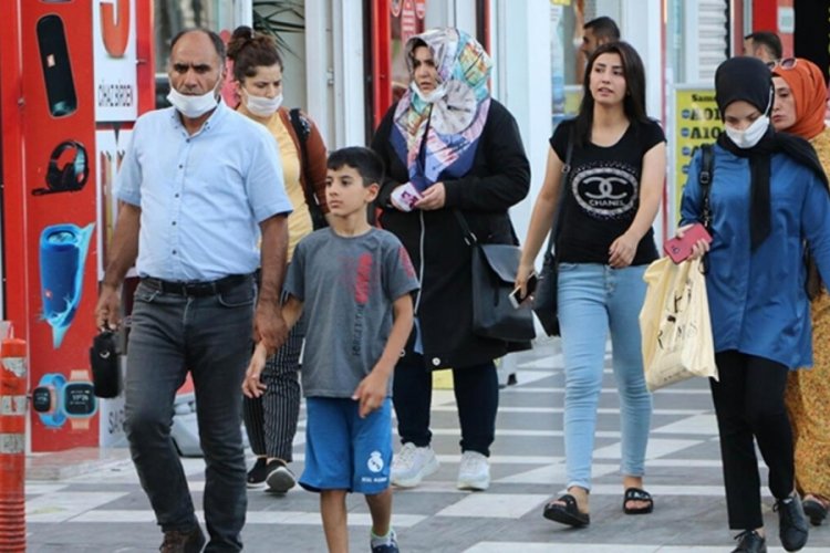 Aşılamanın d&uuml;ş&uuml;k olduğu kentte asılsız haberler dilden dile dolaşıyor
