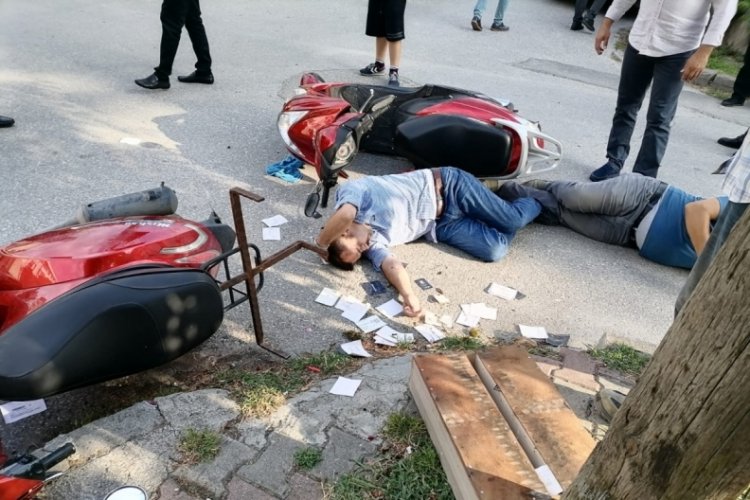 2 motosiklet &ccedil;arpıştı, s&uuml;r&uuml;c&uuml;ler yaralandı