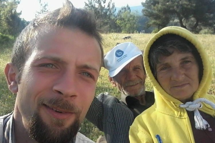 Hemzemin ge&ccedil;idinde tren otomobili bi&ccedil;ti! 2 &ouml;l&uuml;