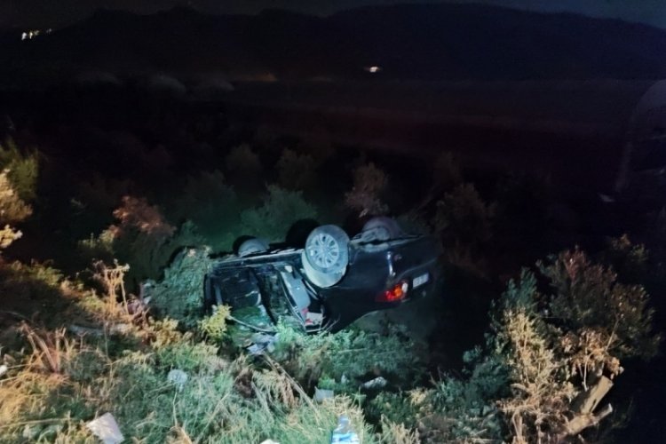 Hatay Samandağ'da kontrolden &ccedil;ıkan otomobil bah&ccedil;eye u&ccedil;tu