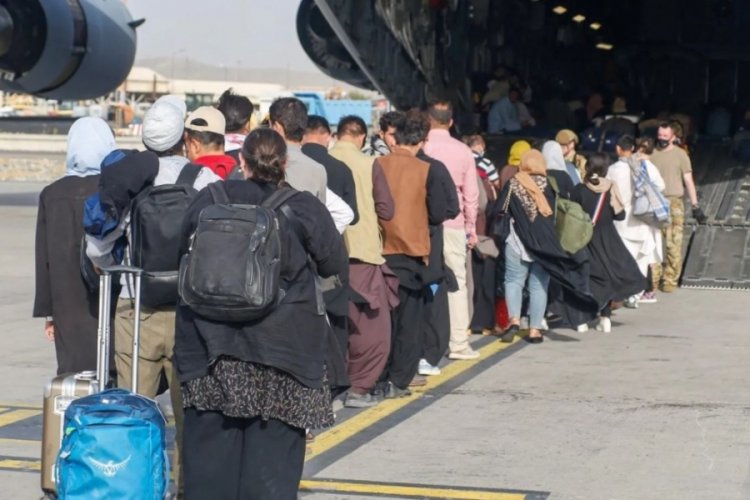 NATO yetkilisi duyurdu: Kabil Havalimanı'nda 7 g&uuml;nde en az 20 kişi &ouml;ld&uuml;