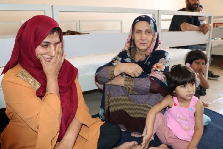 Taliban'dan ka&ccedil;an kadın: İki &ccedil;ocuğum &ouml;ld&uuml;r&uuml;ld&uuml;, &uuml;lkemize d&ouml;nmek istemiyoruz