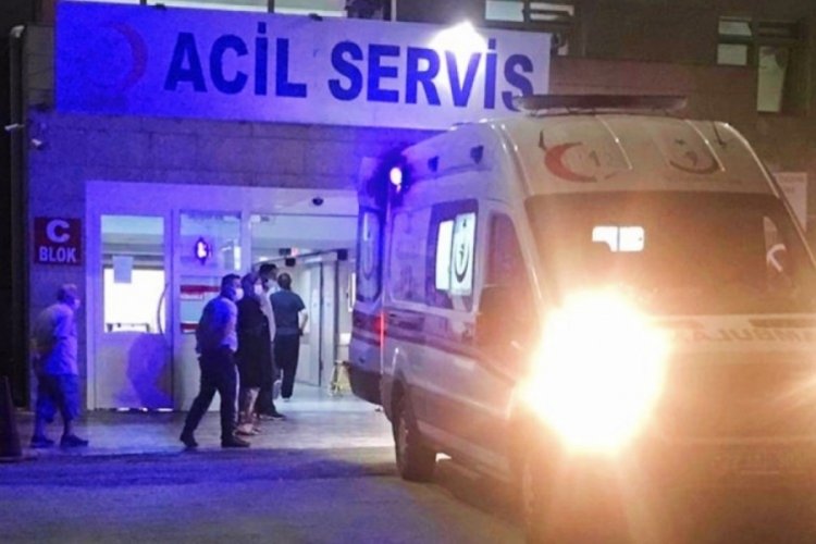Yunanistan ateş a&ccedil;tı, 2 g&ouml;&ccedil;men yaralandı