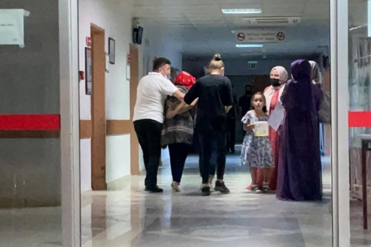 Balıkesir'de 33 kişi d&uuml;ğ&uuml;n yemeğinden zehirlendi